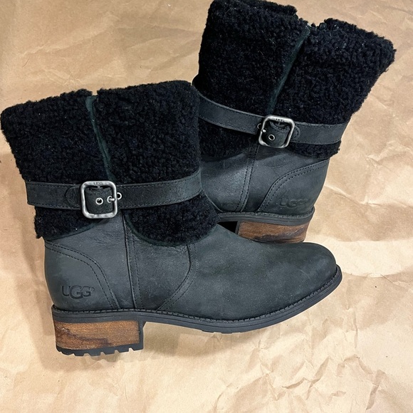 UGG BOOTS - Picture 3 of 8